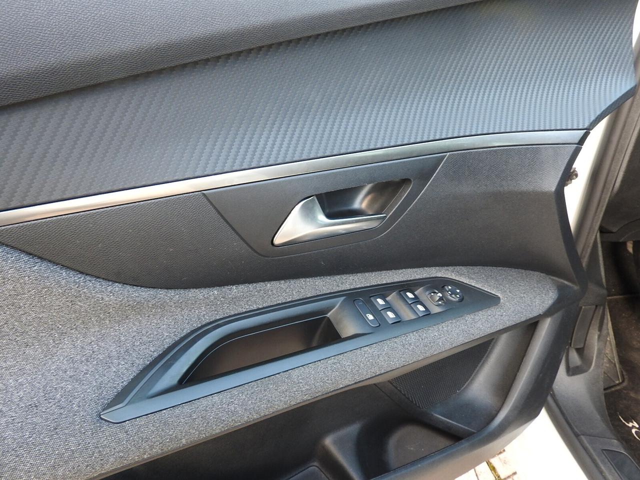 PEUGEOT 3008 1.6 BlueHDi 120CV