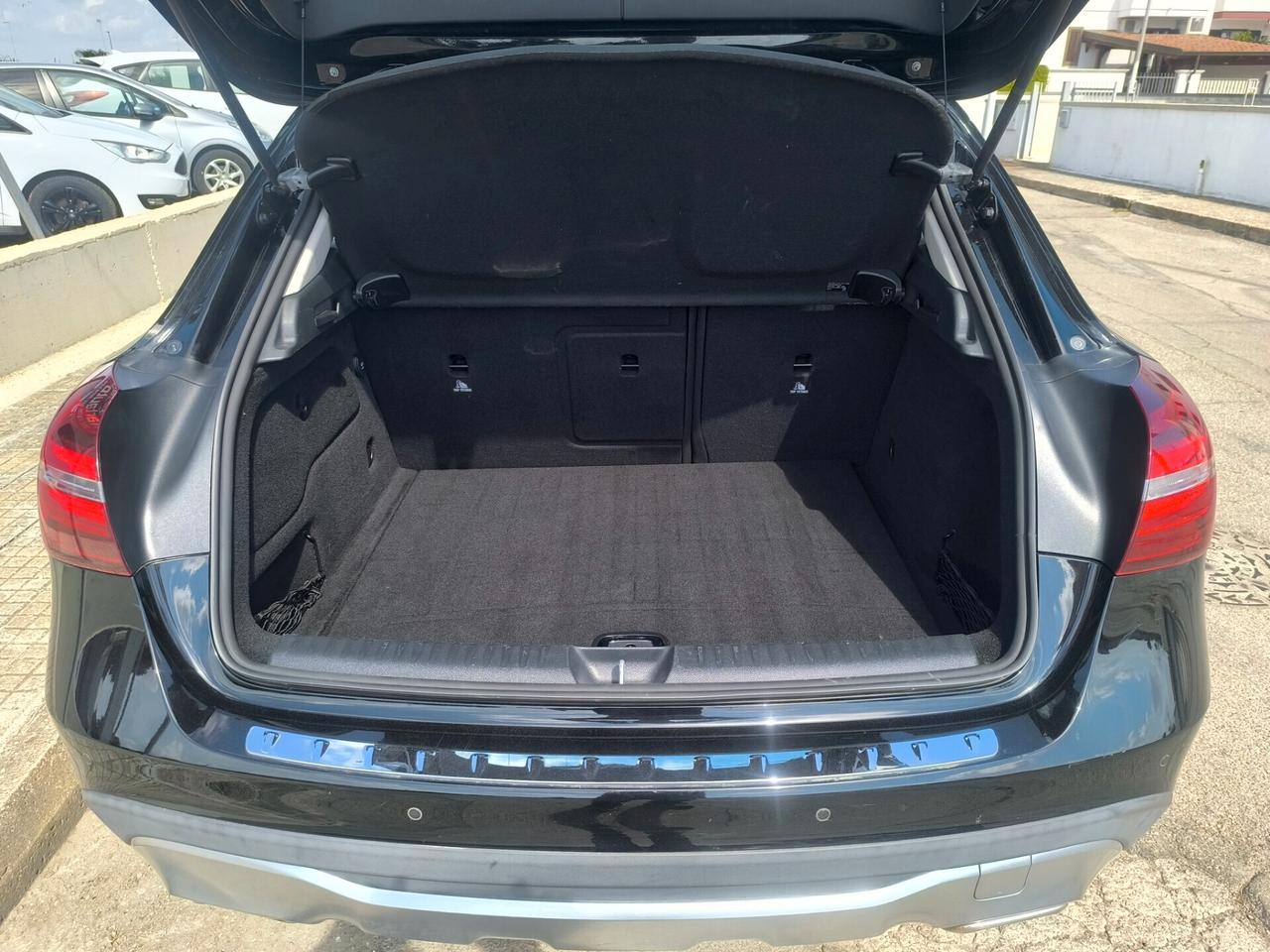 MERCEDES GLA 180 CDI PREMIUM LED/NAVI