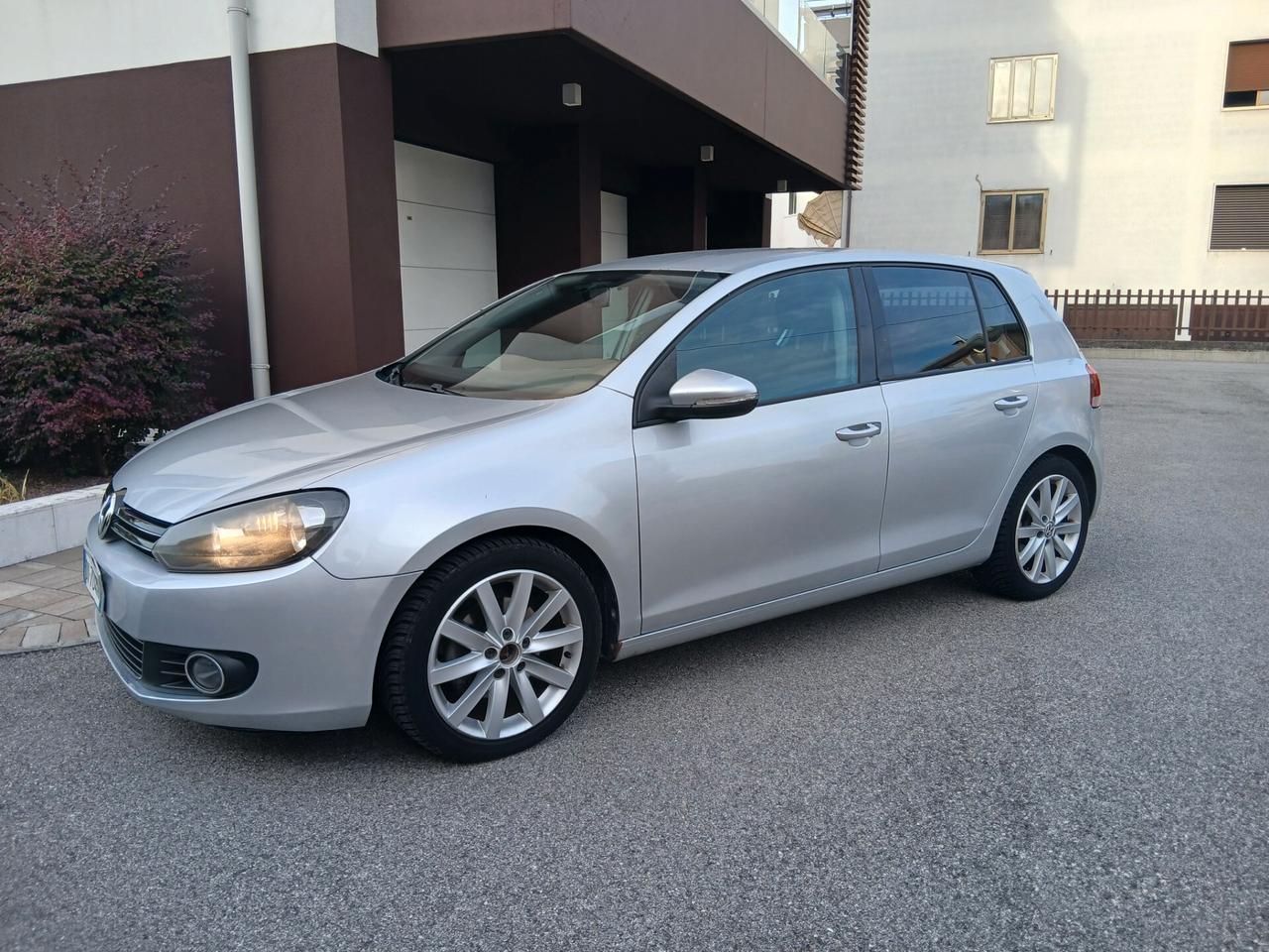 Volkswagen Golf 2.0 TDI 140CV DPF DSG 5p. Highline unico proprietario