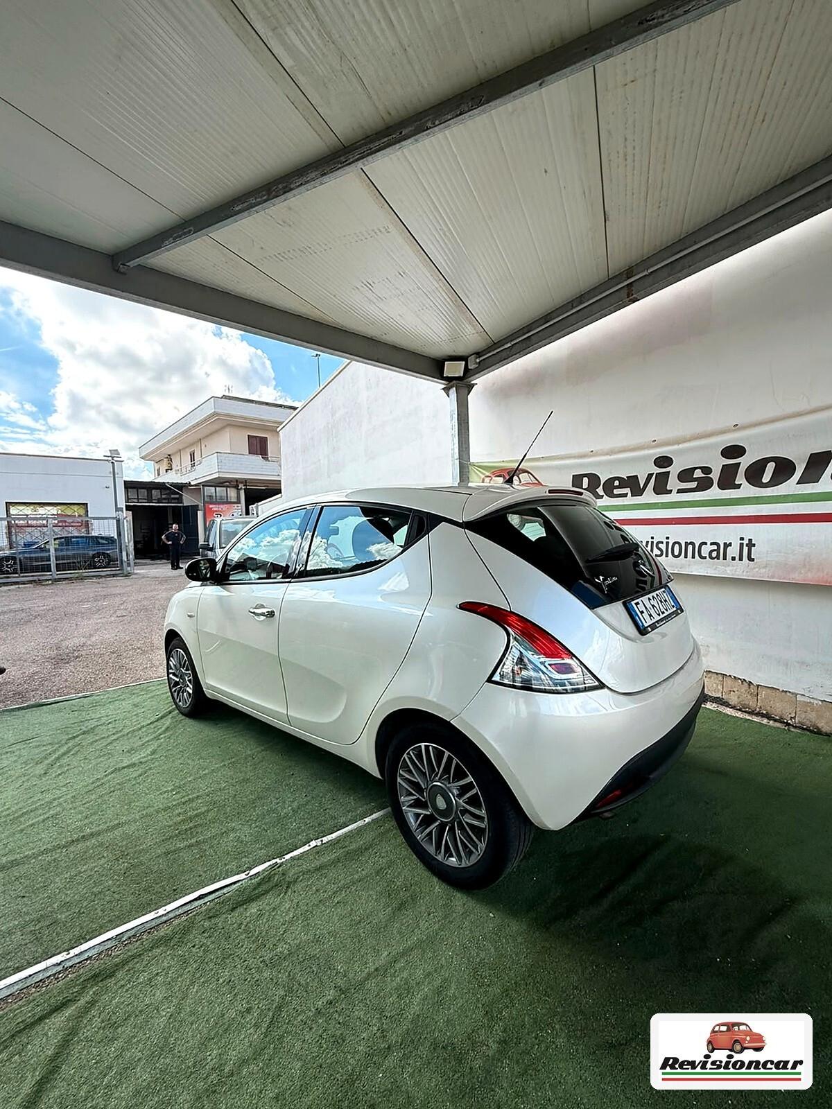 Lancia Ypsilon 1.3 MJT 16V 95 CV 5 porte S&S Gold