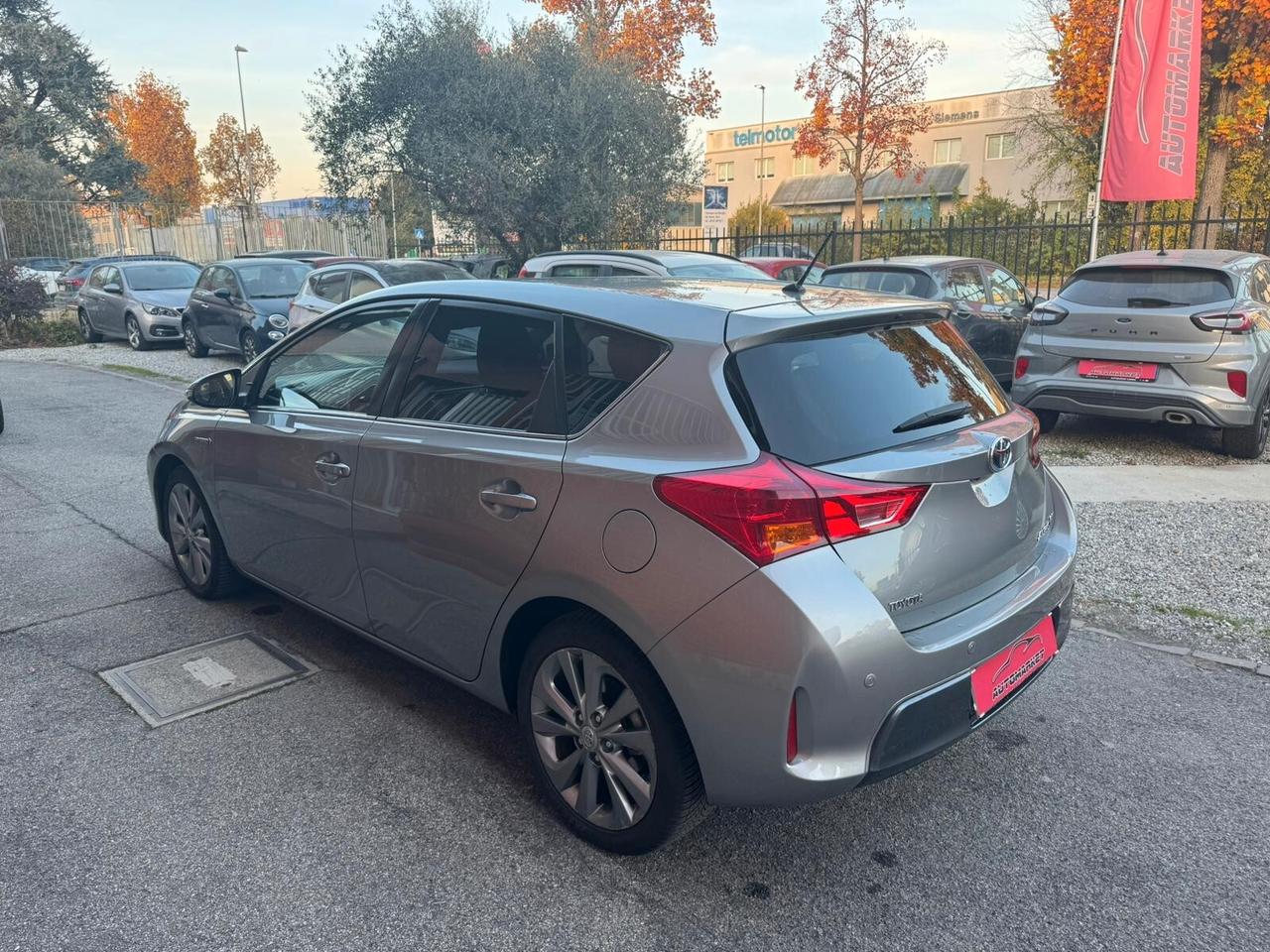 Toyota Auris 1.8 Hybrid Lounge