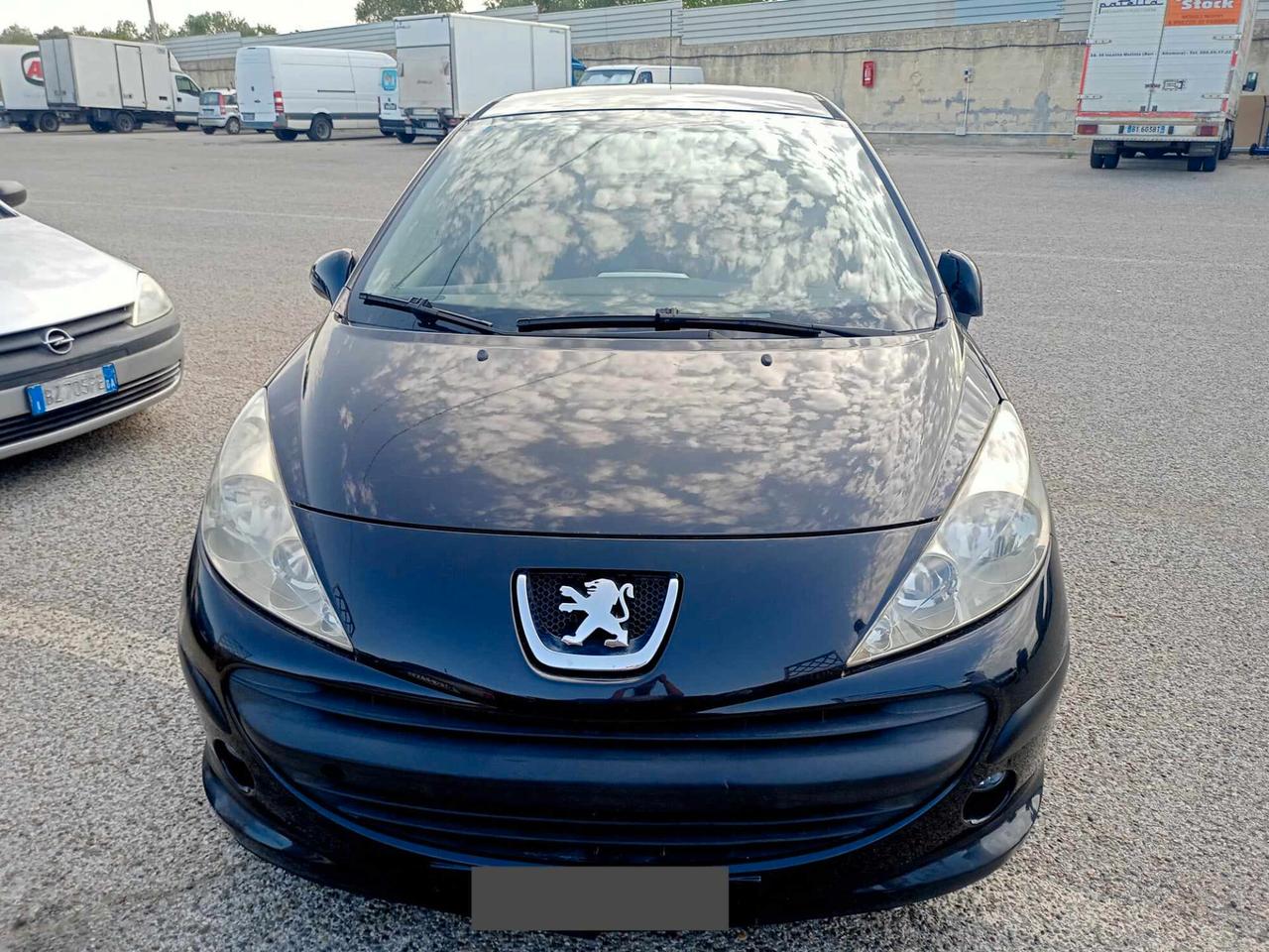 Peugeot 207 1.4 8V 75CV 5p. X Line