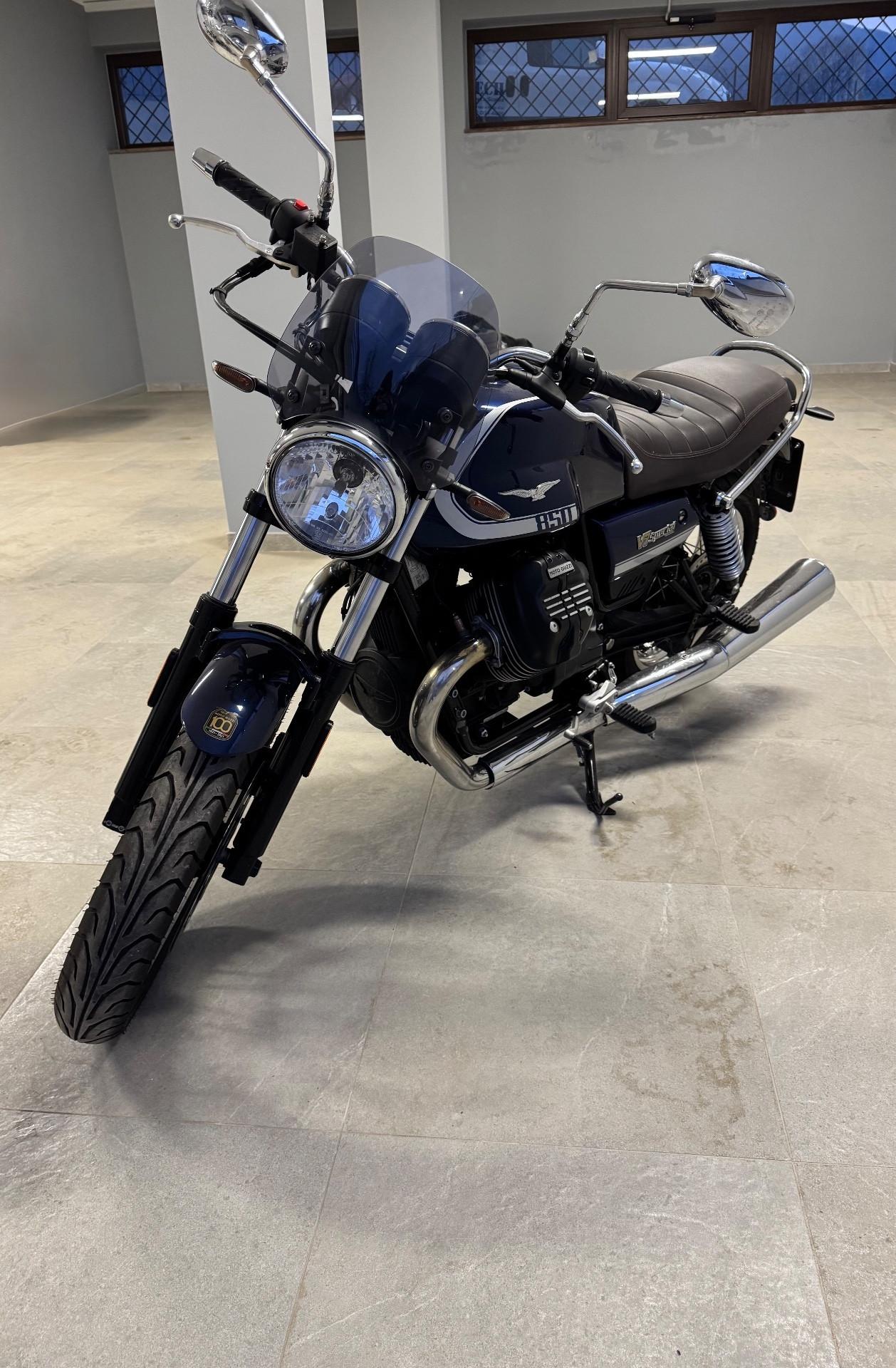 Moto Guzzi V7 IV Special 100^Anniversario