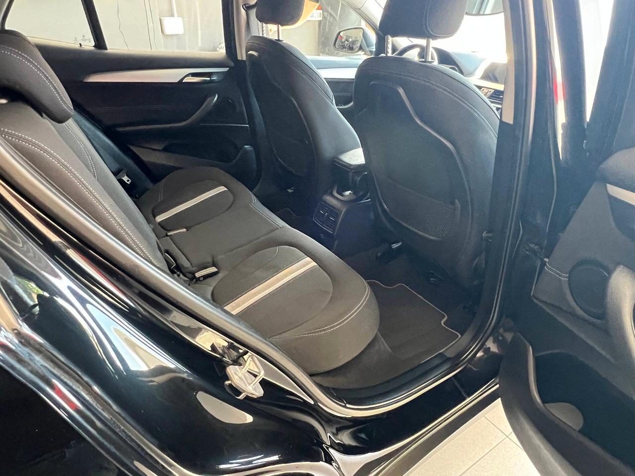 Bmw X2 sDrive18d Business-X