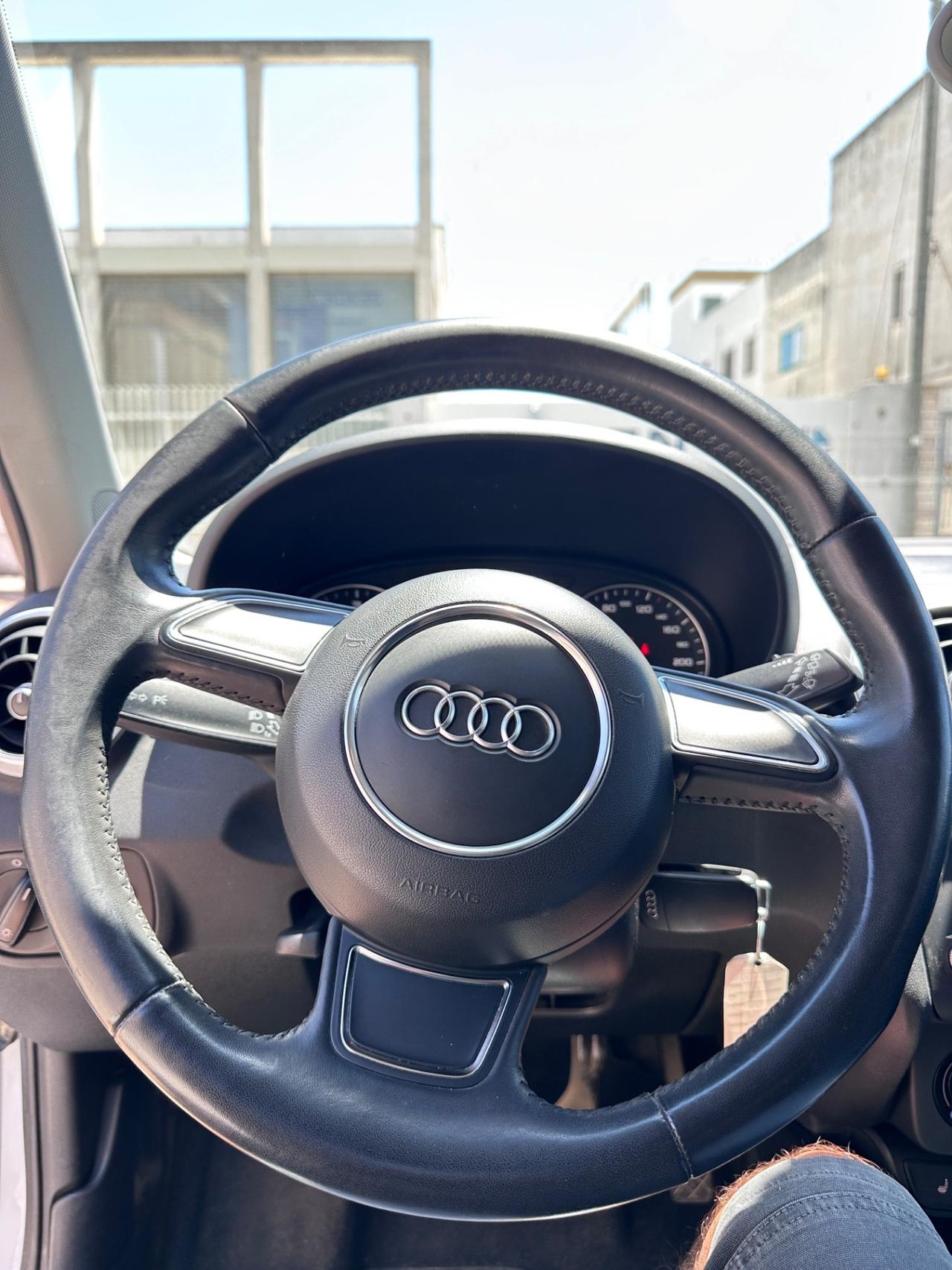 Audi A1 SPB 1.6 TDI S-LINE-2014 XENO/18”