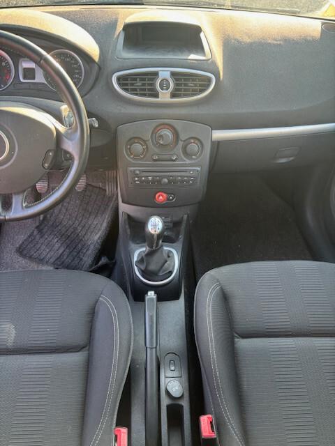 Renault Clio 1.2 16V SporTour Confort