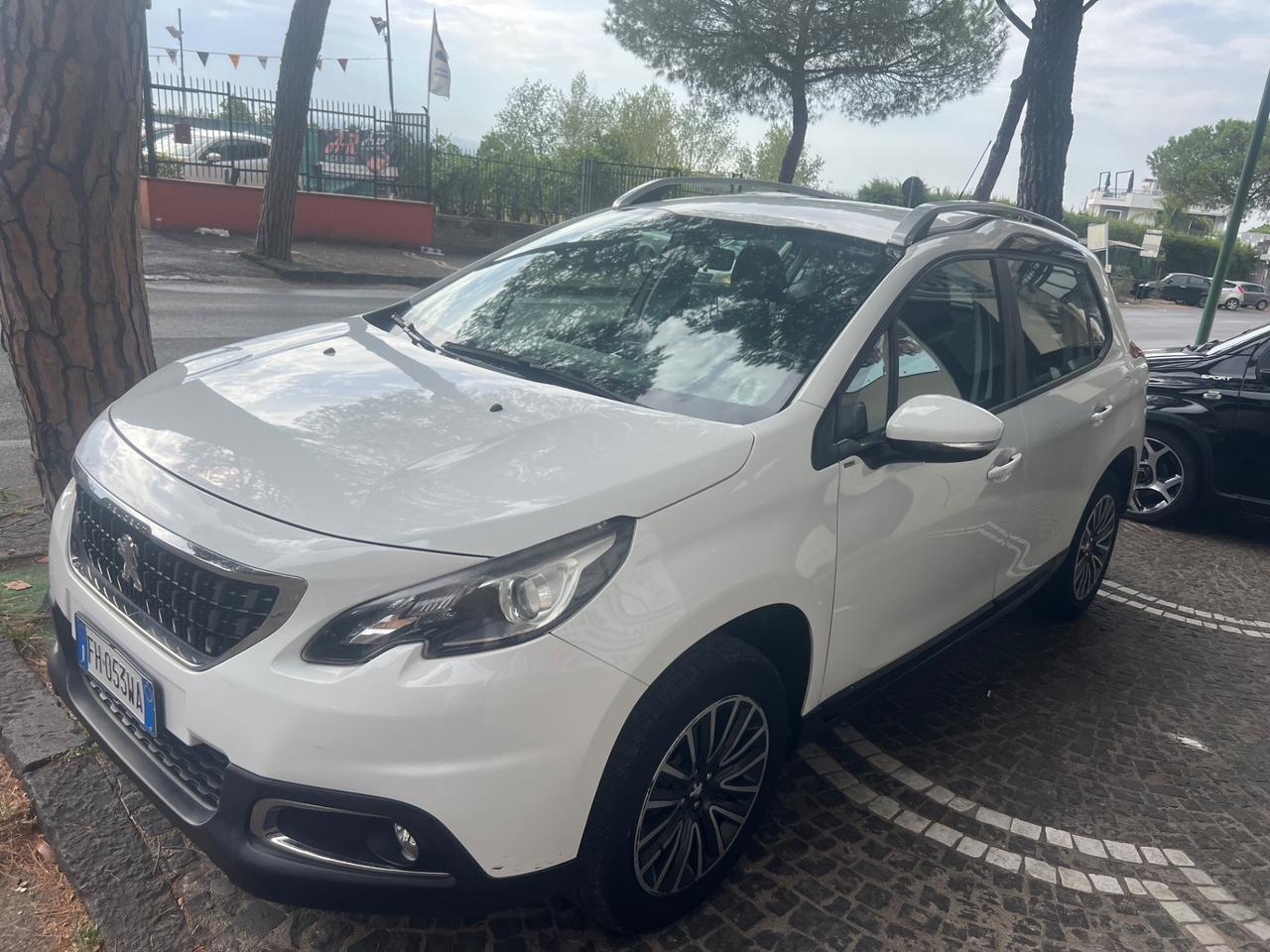 Peugeot 2008 BlueHDi 100 Allure