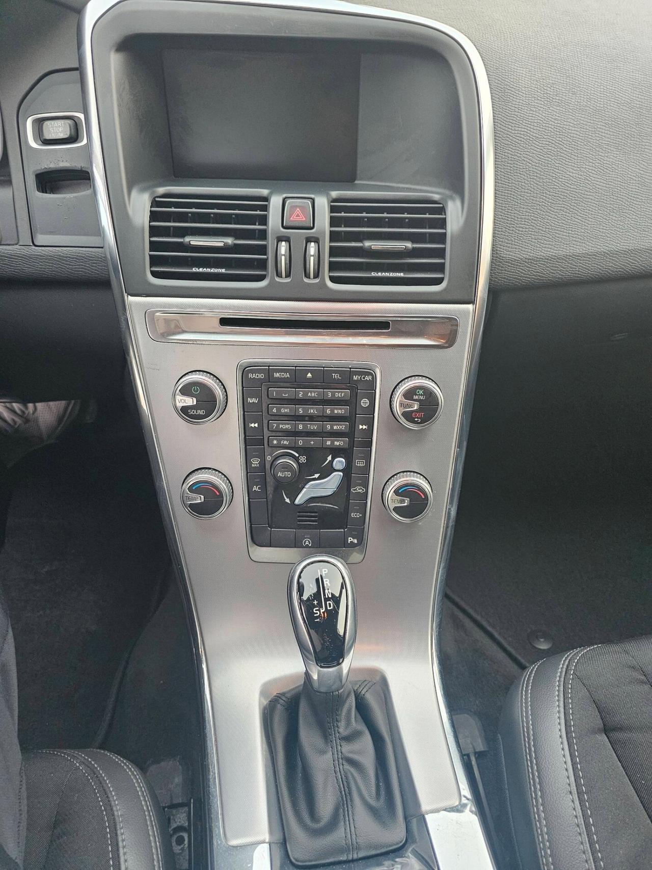 VOLVO XC60 2.0D 150CV BUSINESS AUTOCARRO N1 5 POSTI