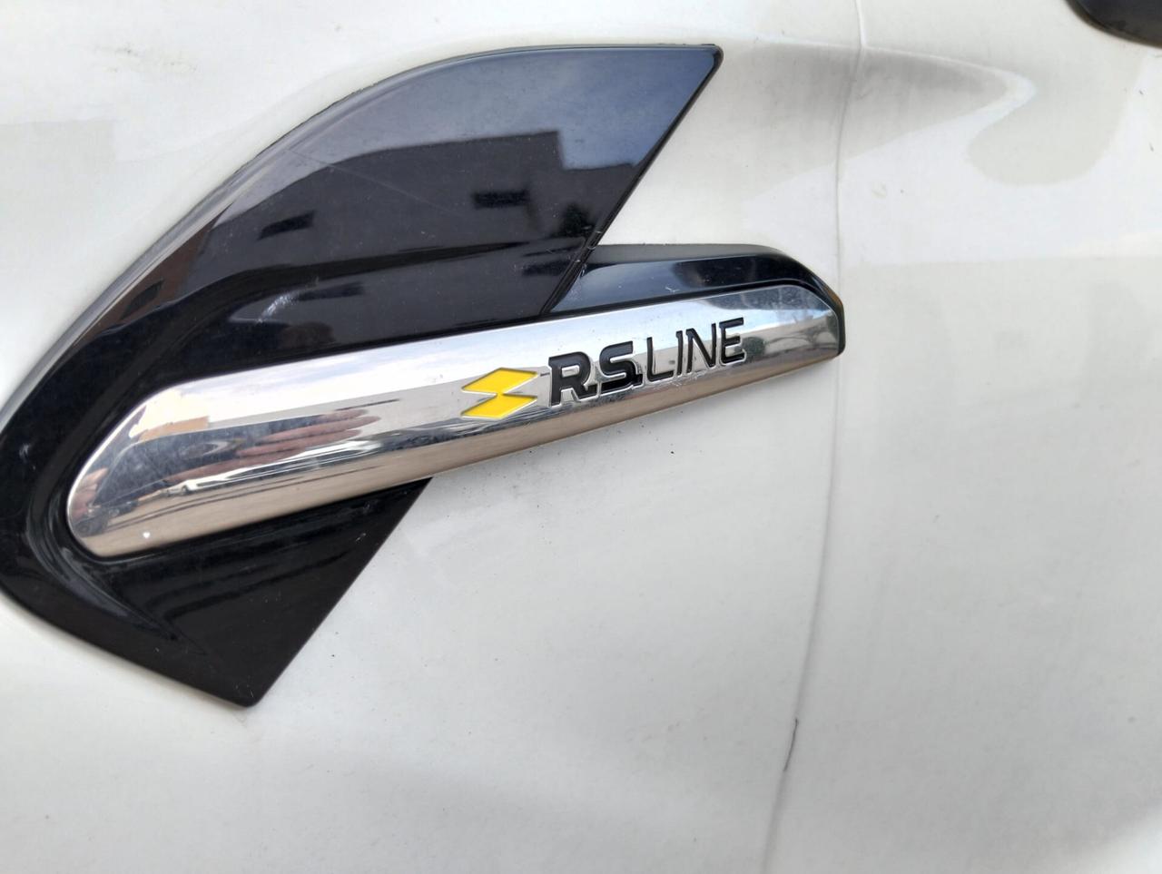 Captur Hybrid E-Tech 145cv RS Line 2022 SINISTRATA