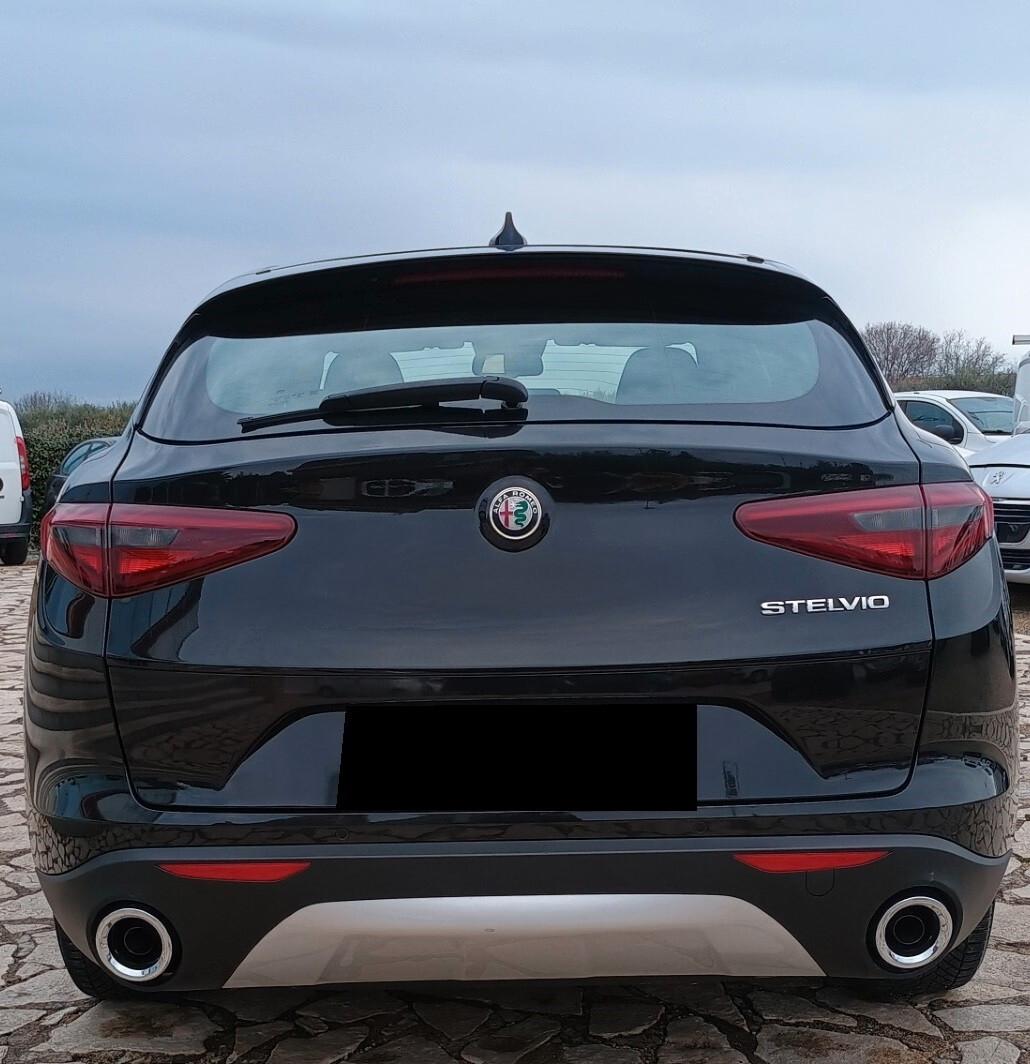 Alfa Romeo Stelvio 2.2 Turbodiesel 160 CV AT8 RWD Business