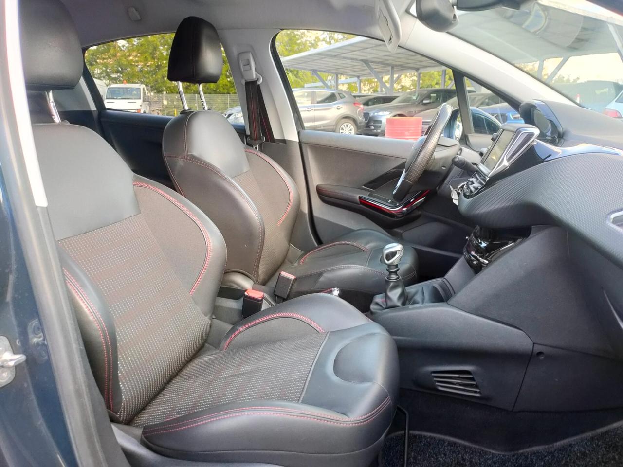 Peugeot 208 BlueHDi 120 S&S 5 porte GT Line NEOPATENTATI