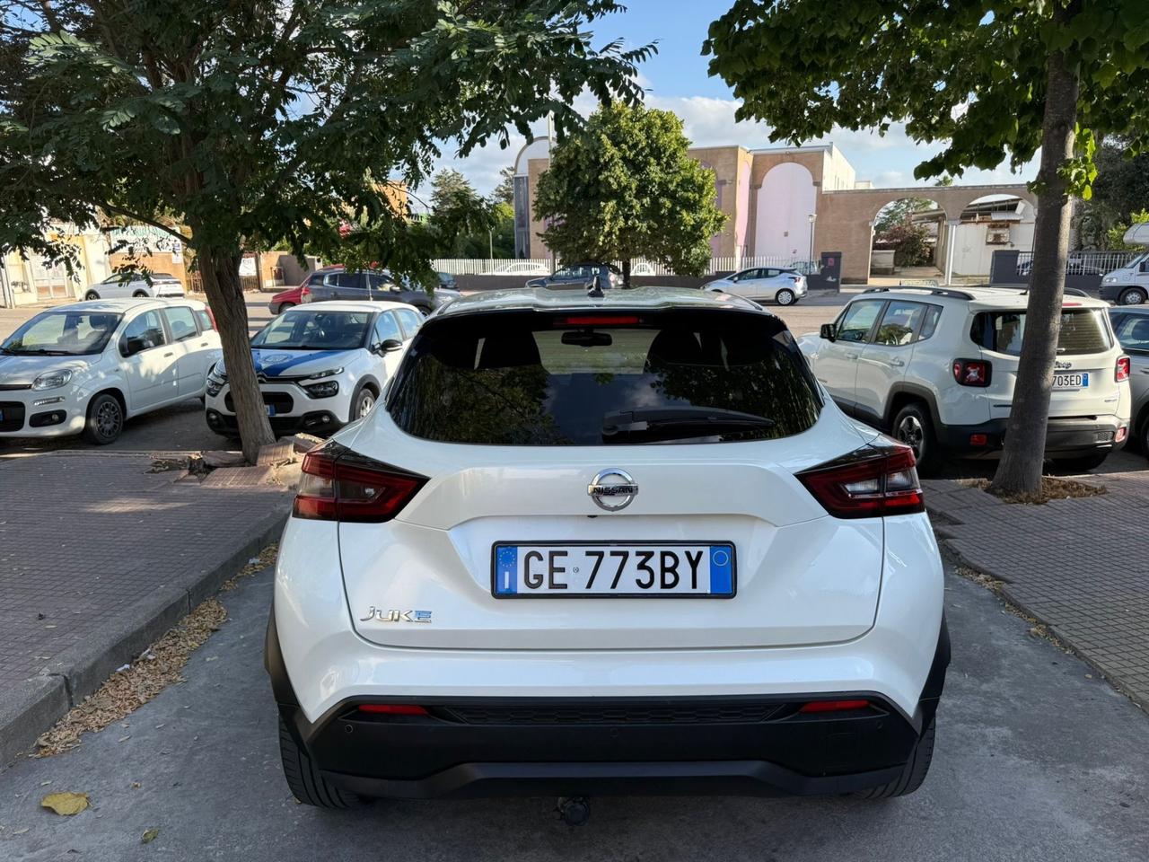 Nissan Juke 1.0 km. 69.000 GANCIO TRAINO!