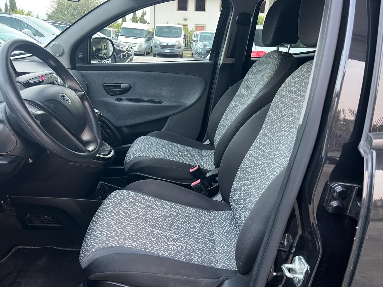Lancia Ypsilon 1.2 69 CV 5 porte Elefantino Blu