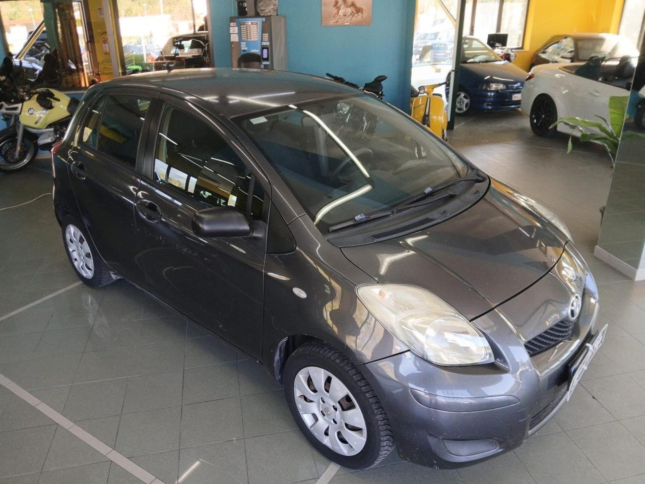 Toyota Yaris 1.0 5 porte garantita 12 mesi