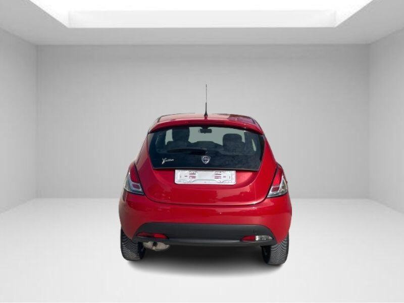 Lancia Ypsilon 1.2 69 CV 5 porte S&S Silver