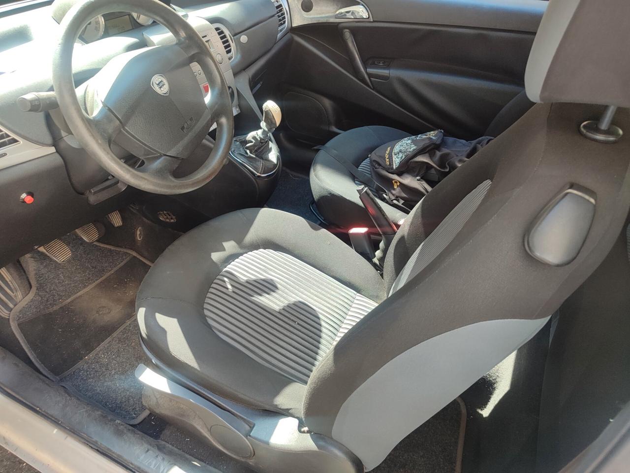 Lancia Ypsilon 1.2 Argento