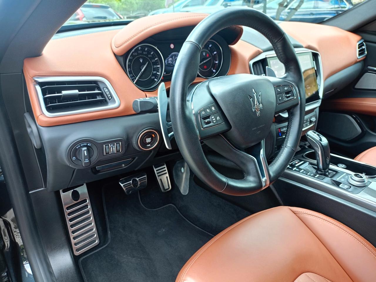Maserati Ghibli 330 CV MHEV GT
