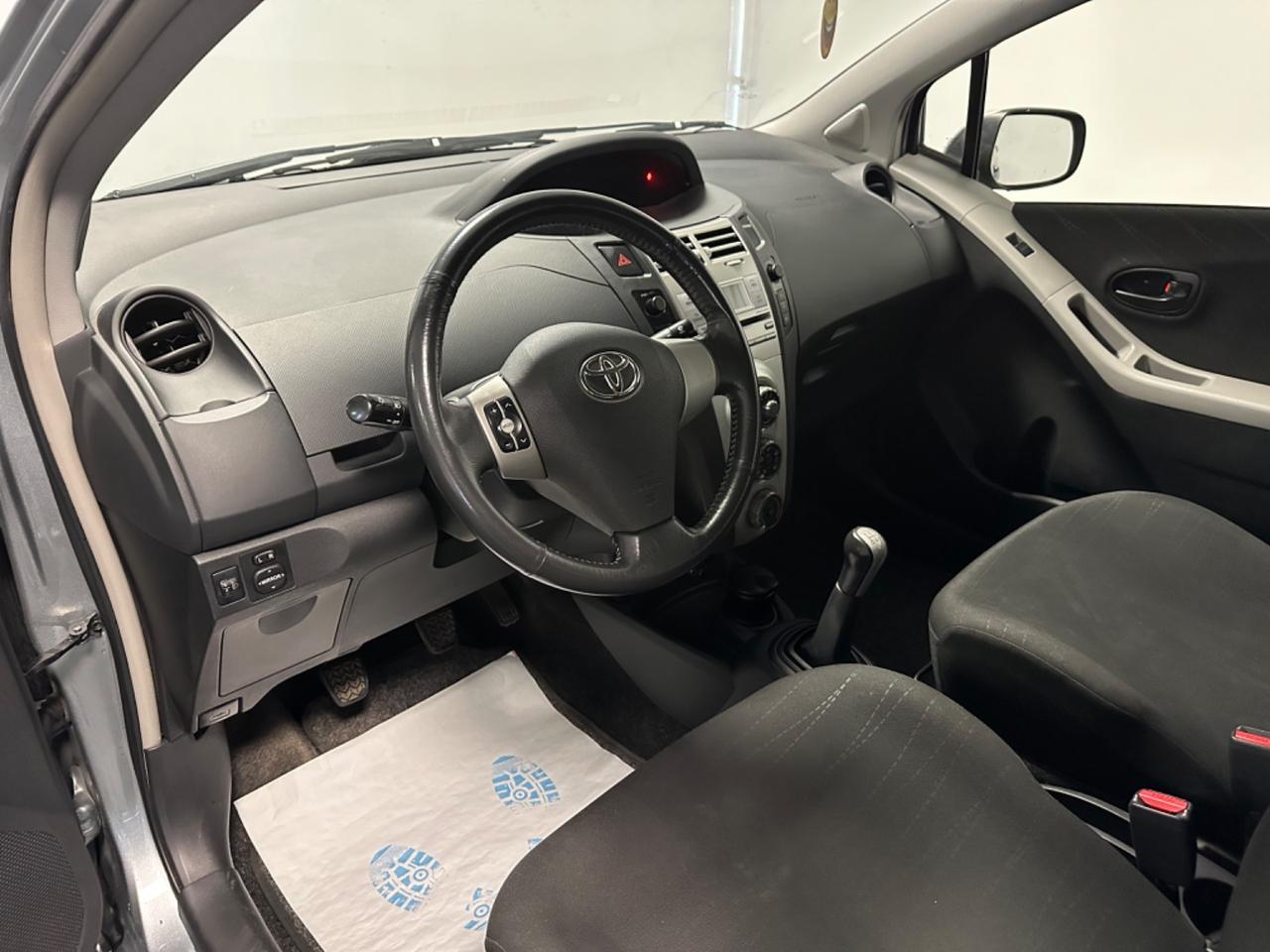 TAYOTA YARIS 1.0 NEOPATENTATI 69CV UNIPO PARI AL NUOVO