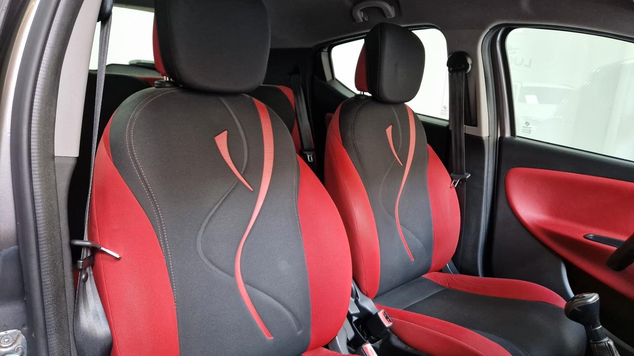 Lancia Ypsilon 1.3 MJT 16V 95 CV 5 porte
