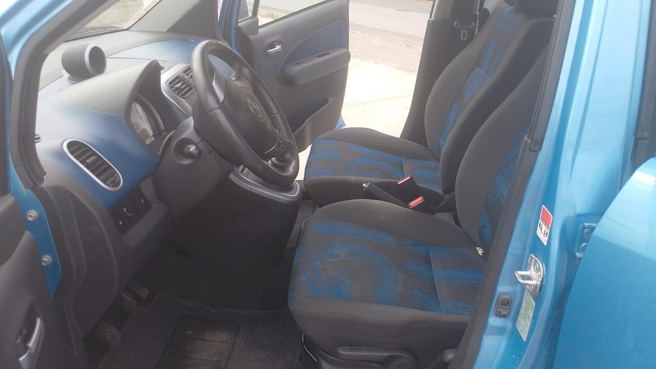 Opel Agila 1.2 16v - 2013