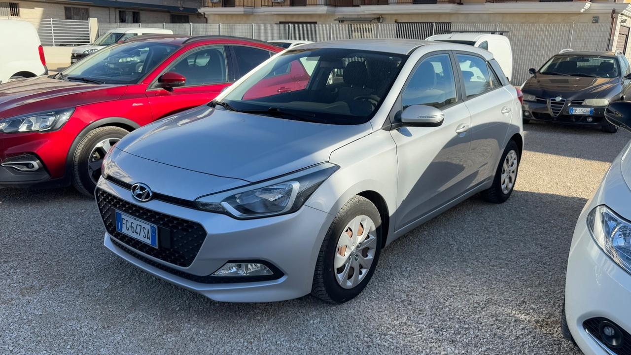 Hyundai i20 1.1 CRDi 12V 5 porte Comfort-2017