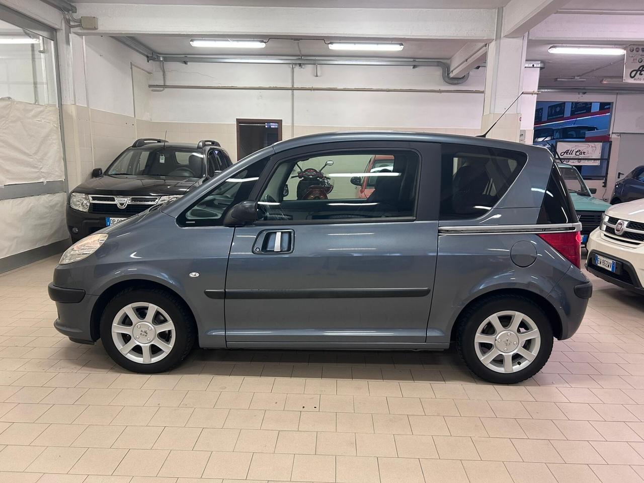 Peugeot 1007 1.4 HDi Happy