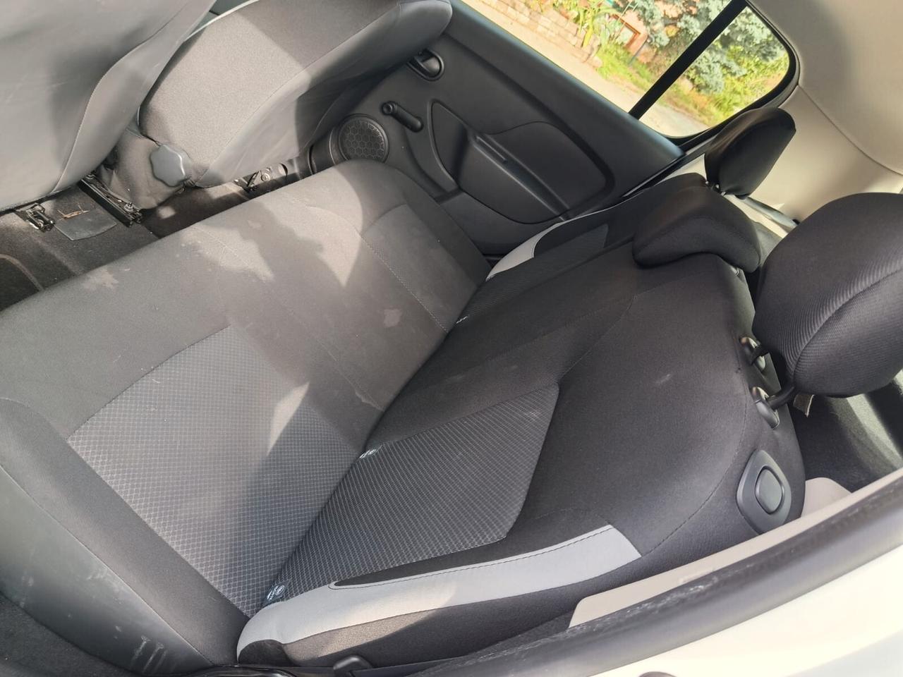 Dacia Sandero 1.2 75CV