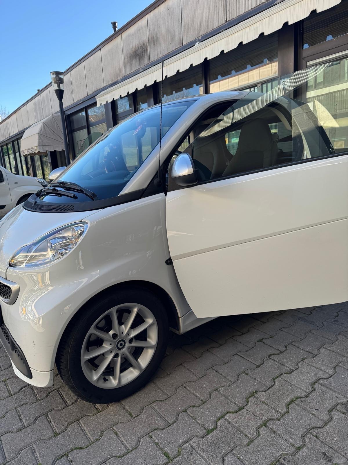Smart ForTwo 1000 52 kW MHD coupé Urbanrunner