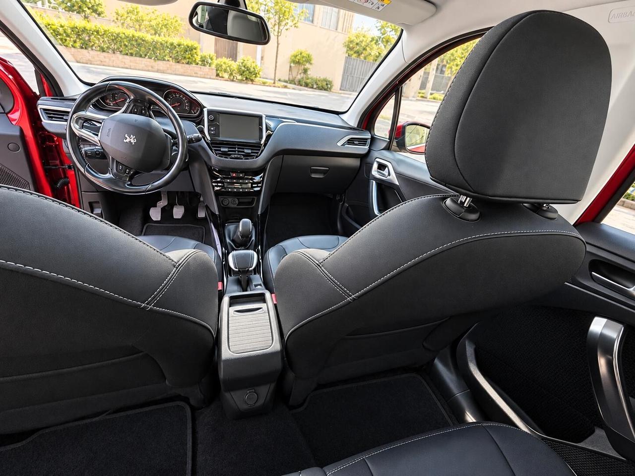 Peugeot 2008 BlueHDi 100 Allure