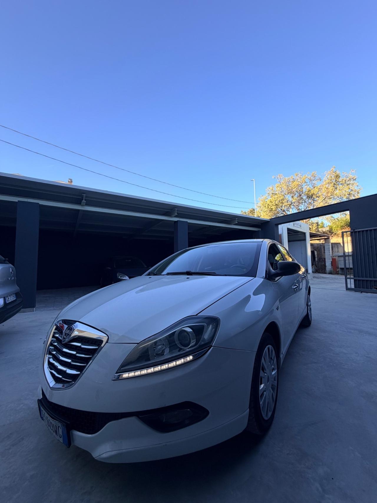 Lancia Delta 1.6 MJT DPF 105 CV ORO