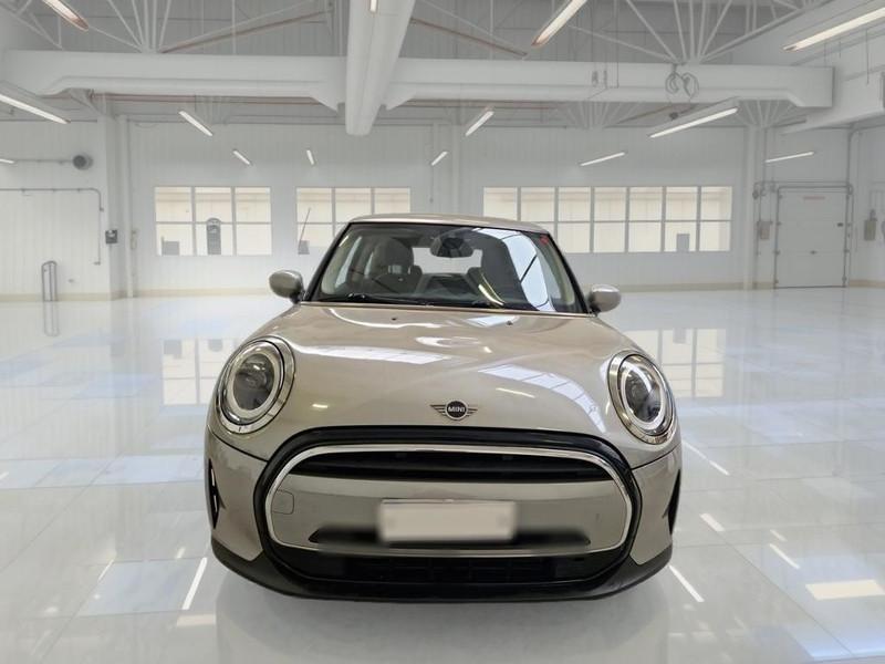 MINI COOPER ESSENTIAL AUTO 3 PORTE BERLINA