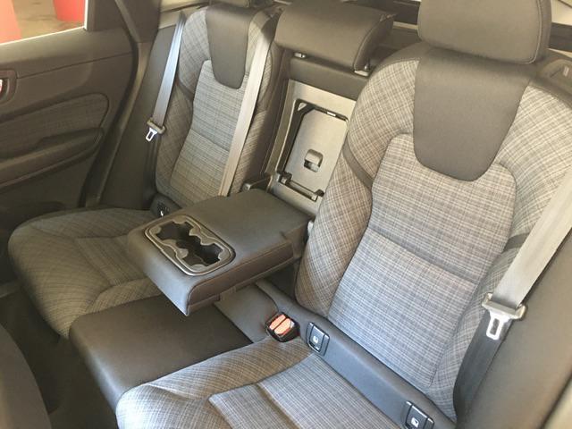 VOLVO XC60 B4 (Diesel Hybrid) 197cv Momentum *IVA deducibile*