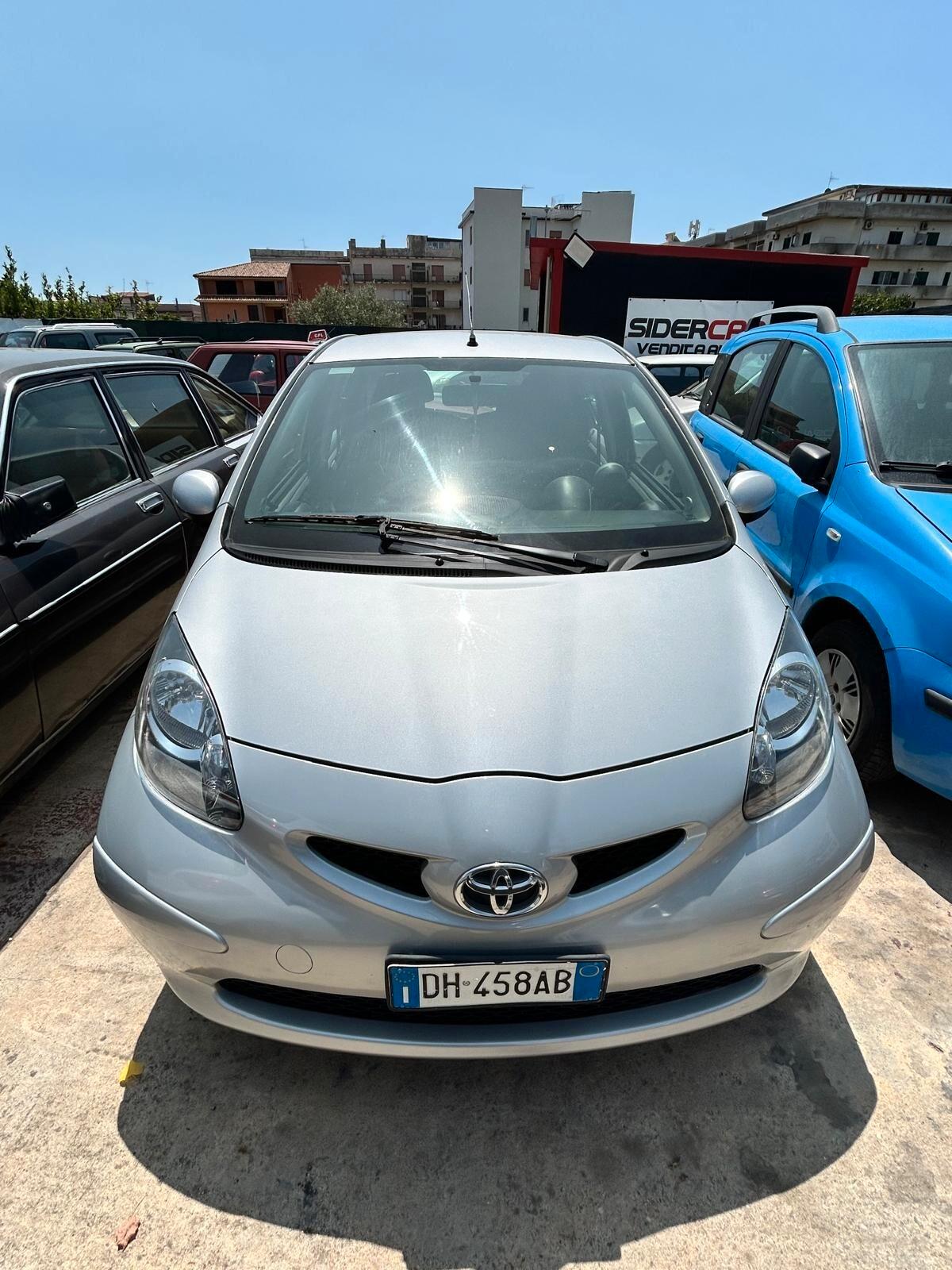 Toyota Aygo 1.0 12V VVT-i 5 porte Sol