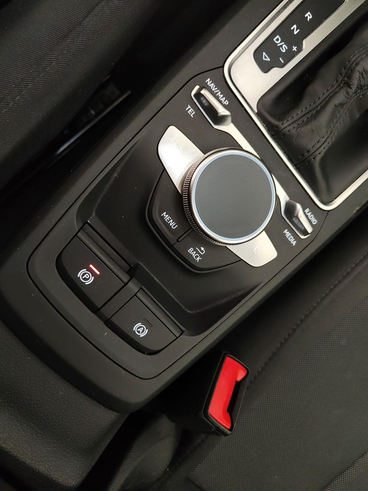 Audi Q2 30 TDI S tronic Business