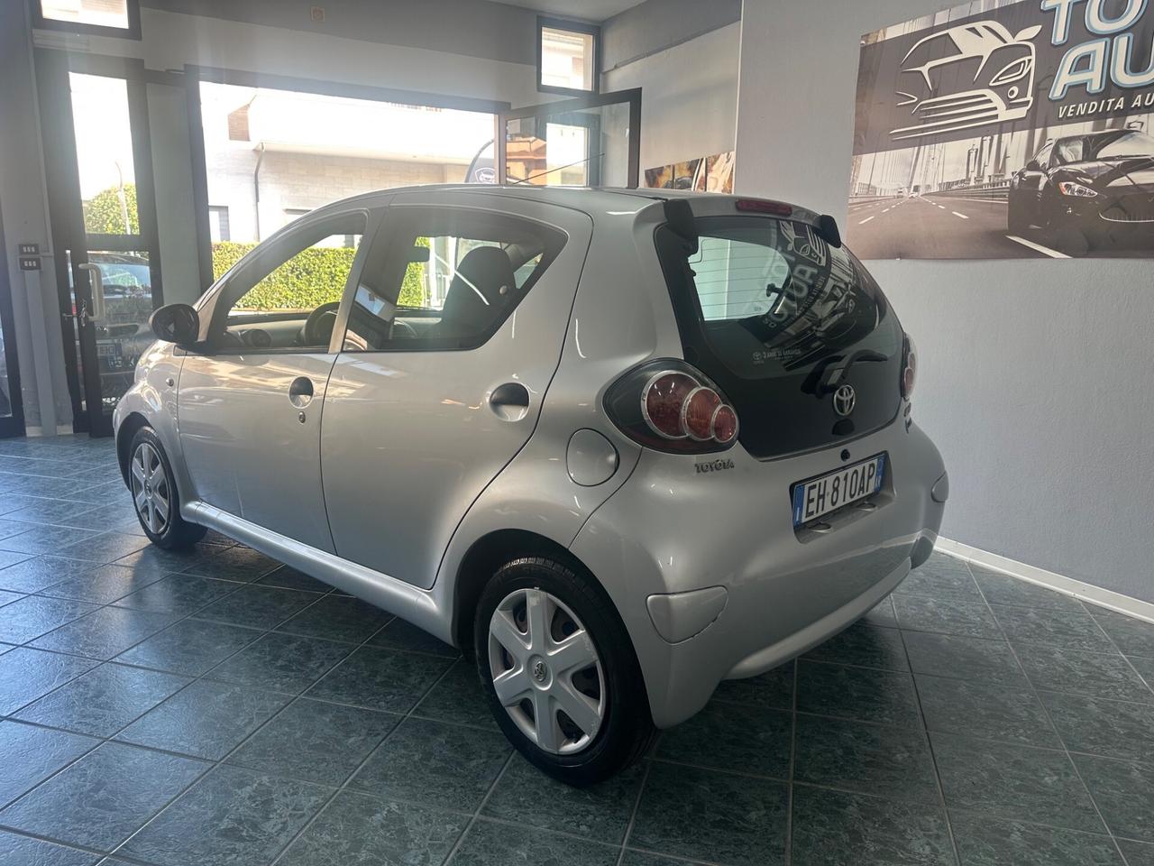 Toyota Aygo 1.0 12V VVT-i 5 porte Now Connect