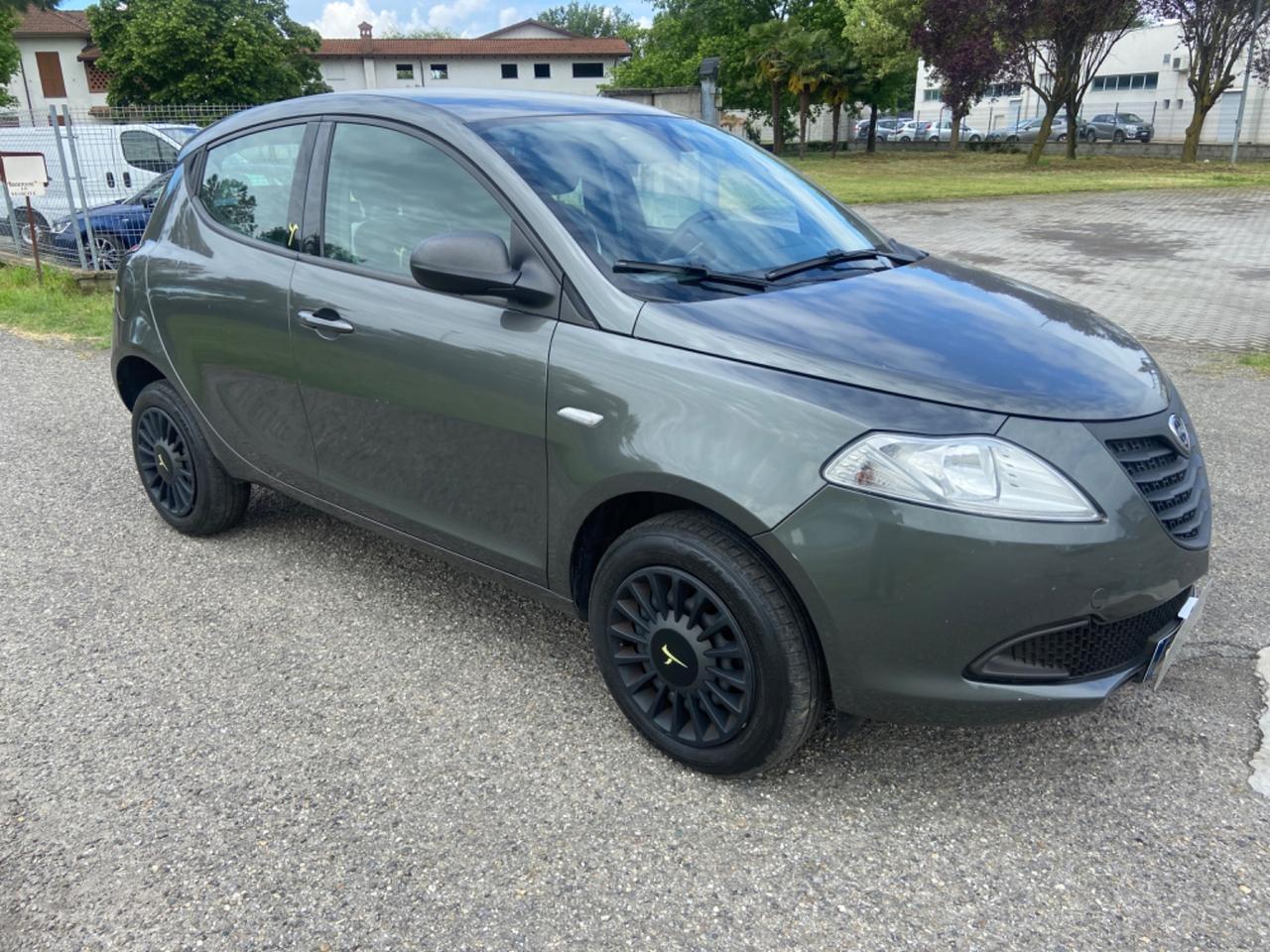 Lancia Ypsilon 0.9 TwinAir 85 CV 5 porte Metano Ecochic Elle