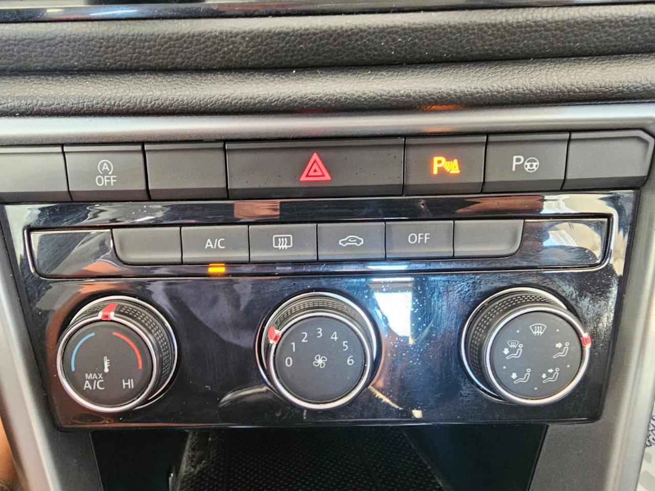 Volkswagen T-Roc 2.0 tdi R-Line 115cv *OFFERTA DEL MESE*