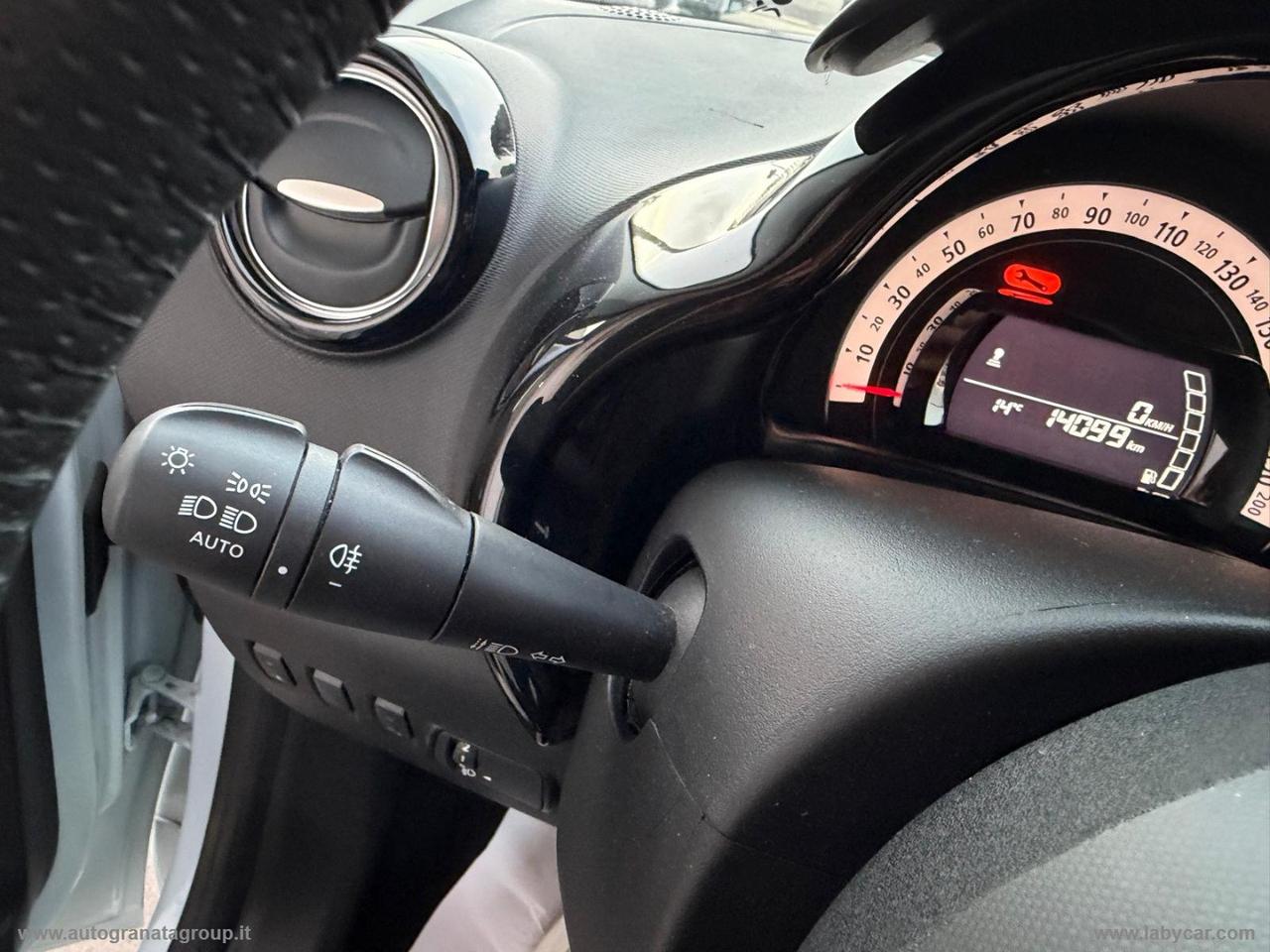 RENAULT Twingo SCe 65 CV Urban Night PARI NUOVO!