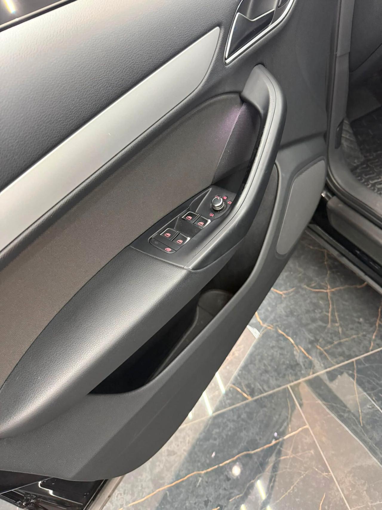 Audi Q3 2.0 TDI 120 CV S tronic Sport