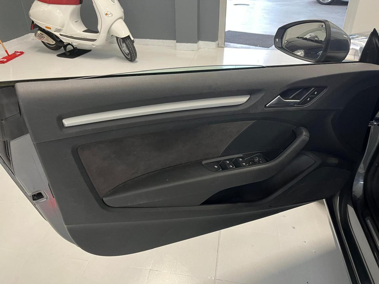 AUDI A3 Cabrio 1.4 TFSI COD ultra Ambition