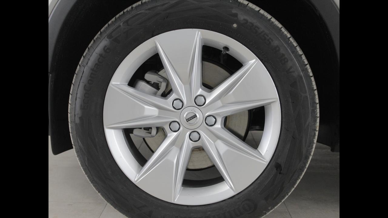 VOLVO XC40 Core B3 AUT