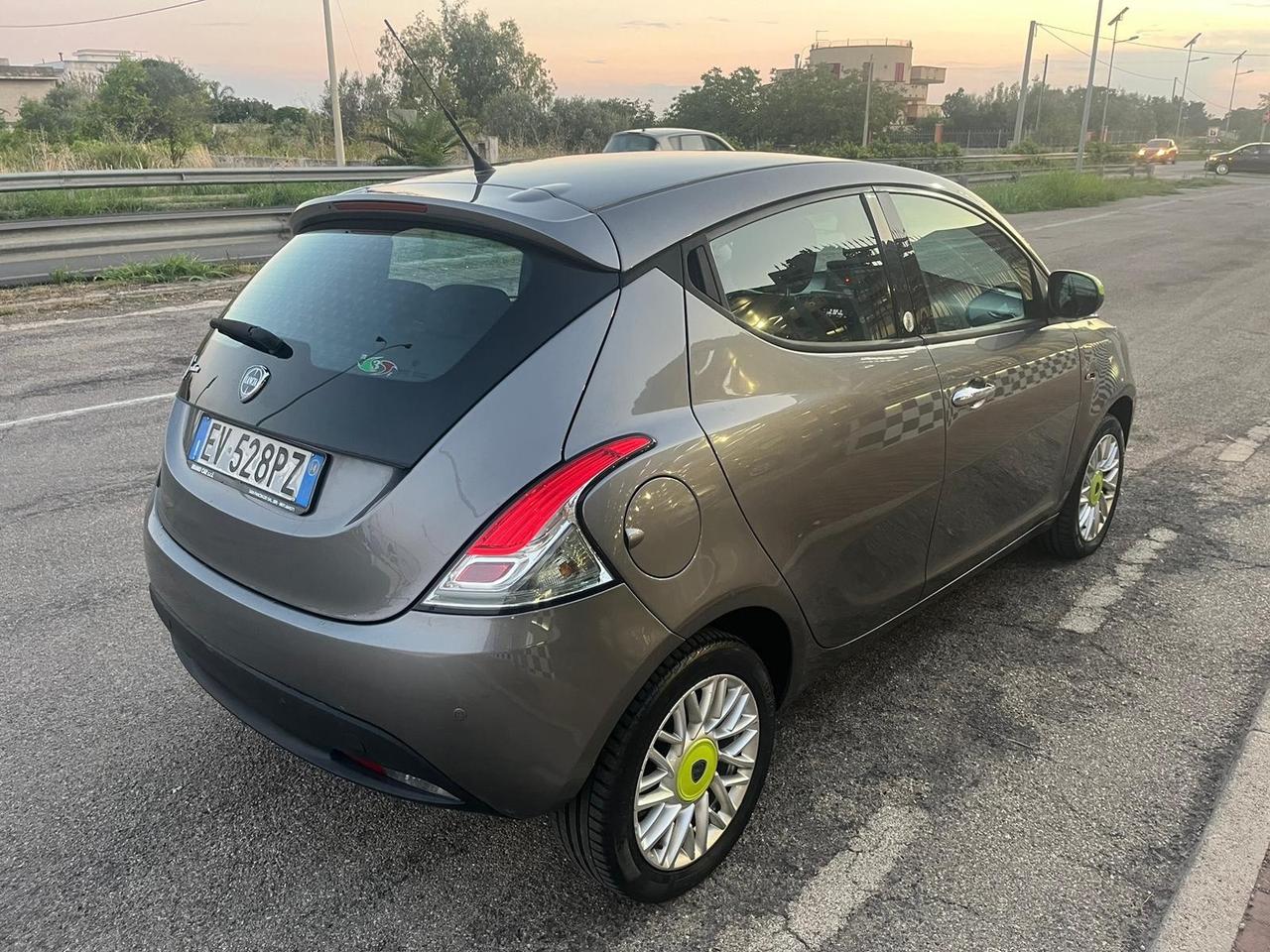Lancia Ypsilon 1.2 69 CV 5 porte GPL Ecochic 2014