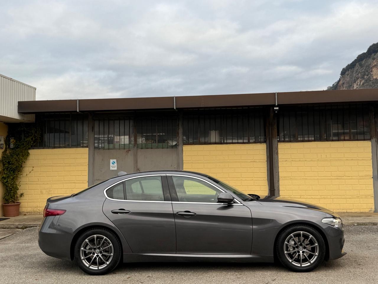 Alfa Romeo Giulia 2.2 Turbodiesel 180 CV Business Sport