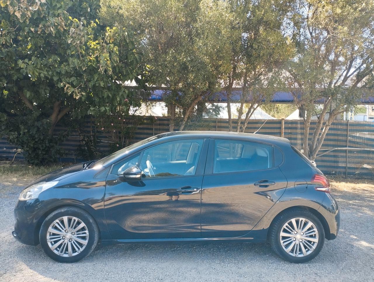 Peugeot 208 BlueHDi 75 5 porte Allure