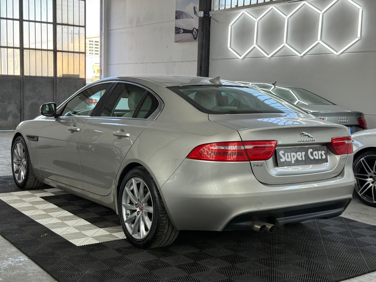 Jaguar XE 2.0 D 180 CV AWD aut. Prestige Business Edition