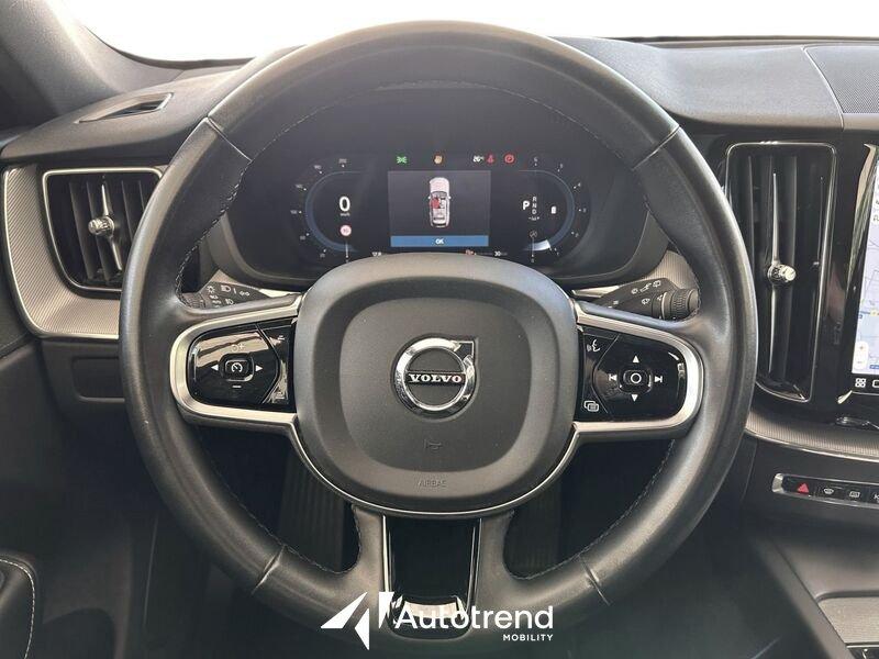 Volvo XC60 B4 197+14 CV AWD Mild Hybrid Automatico Plus Dark N1 Autocarro