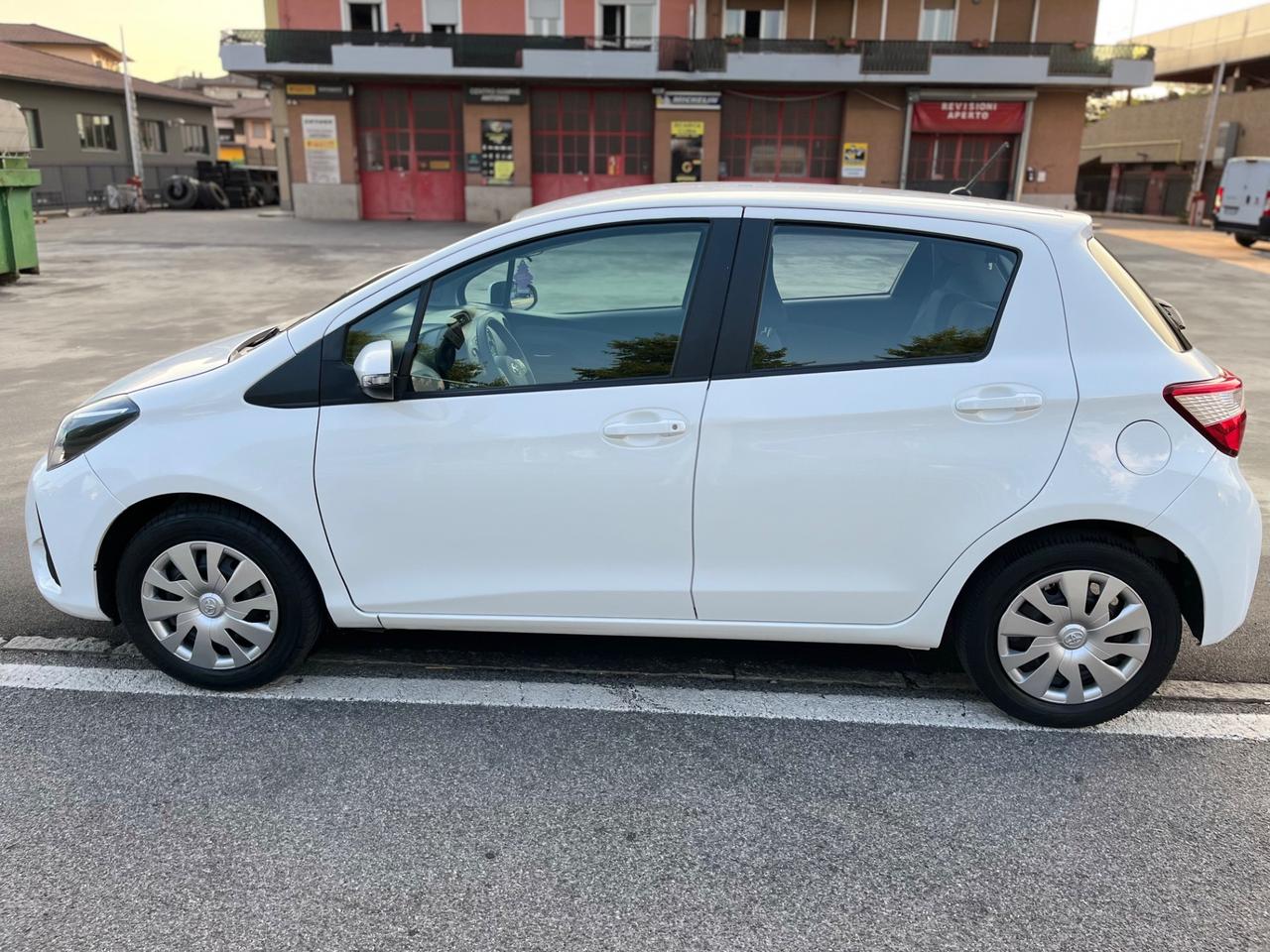 Toyota Yaris 1.0 5 porte Active