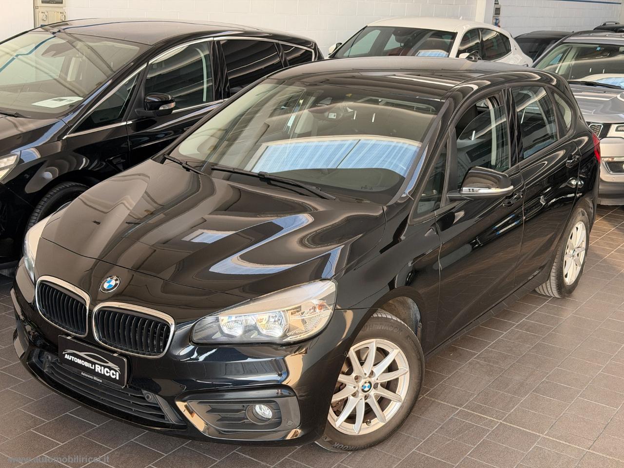 BMW 220i Active Tourer Advantage