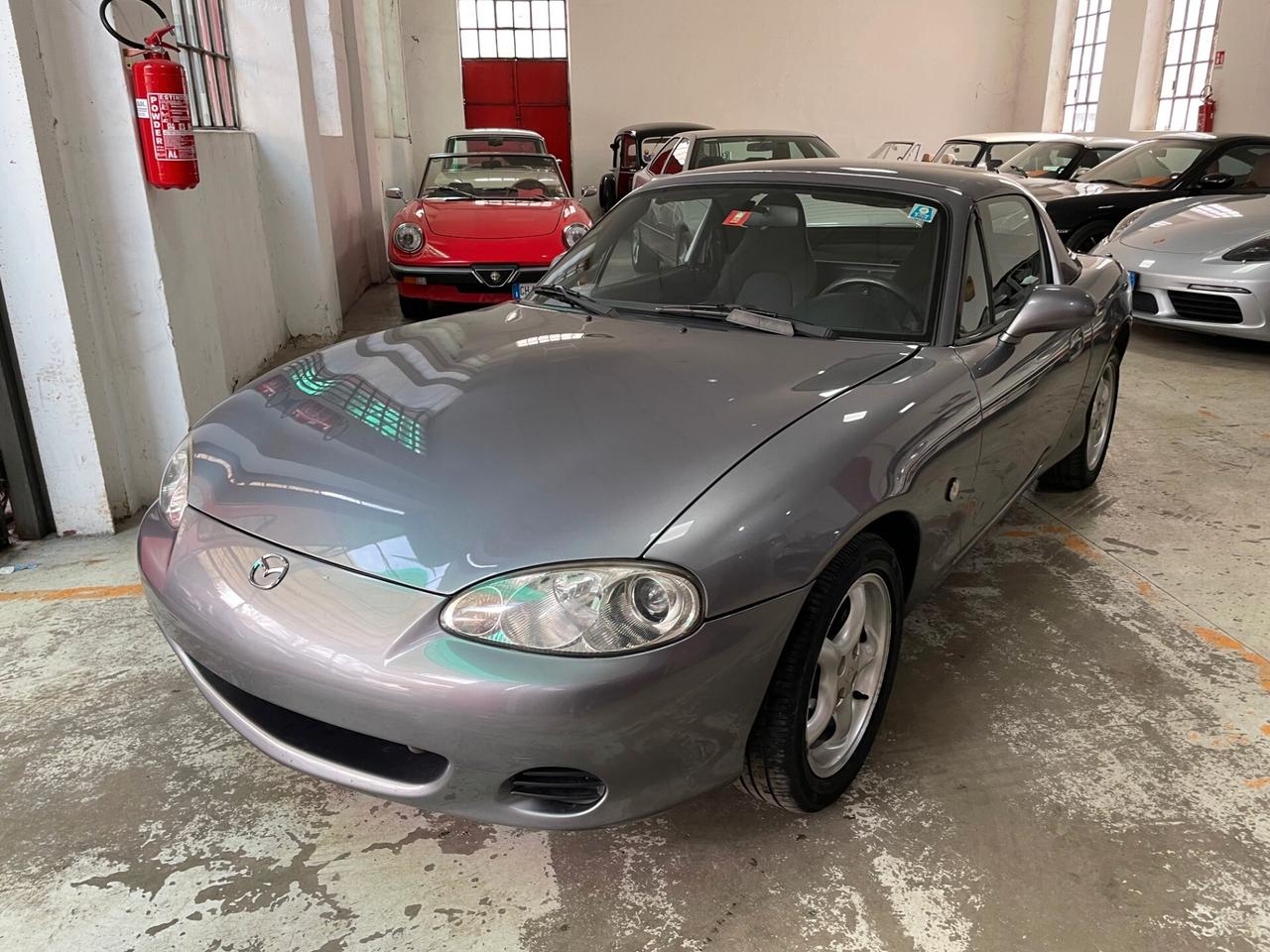Mazda MX-5 1.6i 16V con HARD-TOP!!!