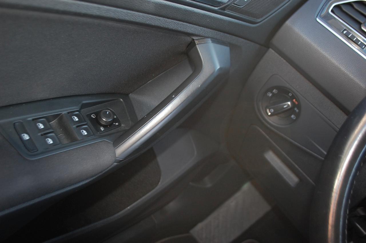 Volkswagen Tiguan 2.0 tdi Advanced R-Line Exterior Pack 150CV DSG